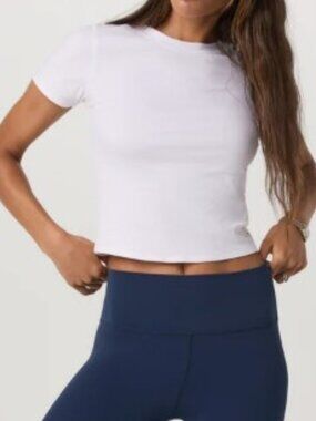 Vuori Pose Fitted Tee in White, Size Medium